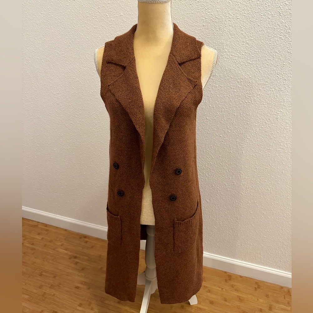 Women’s long sweater vest size L